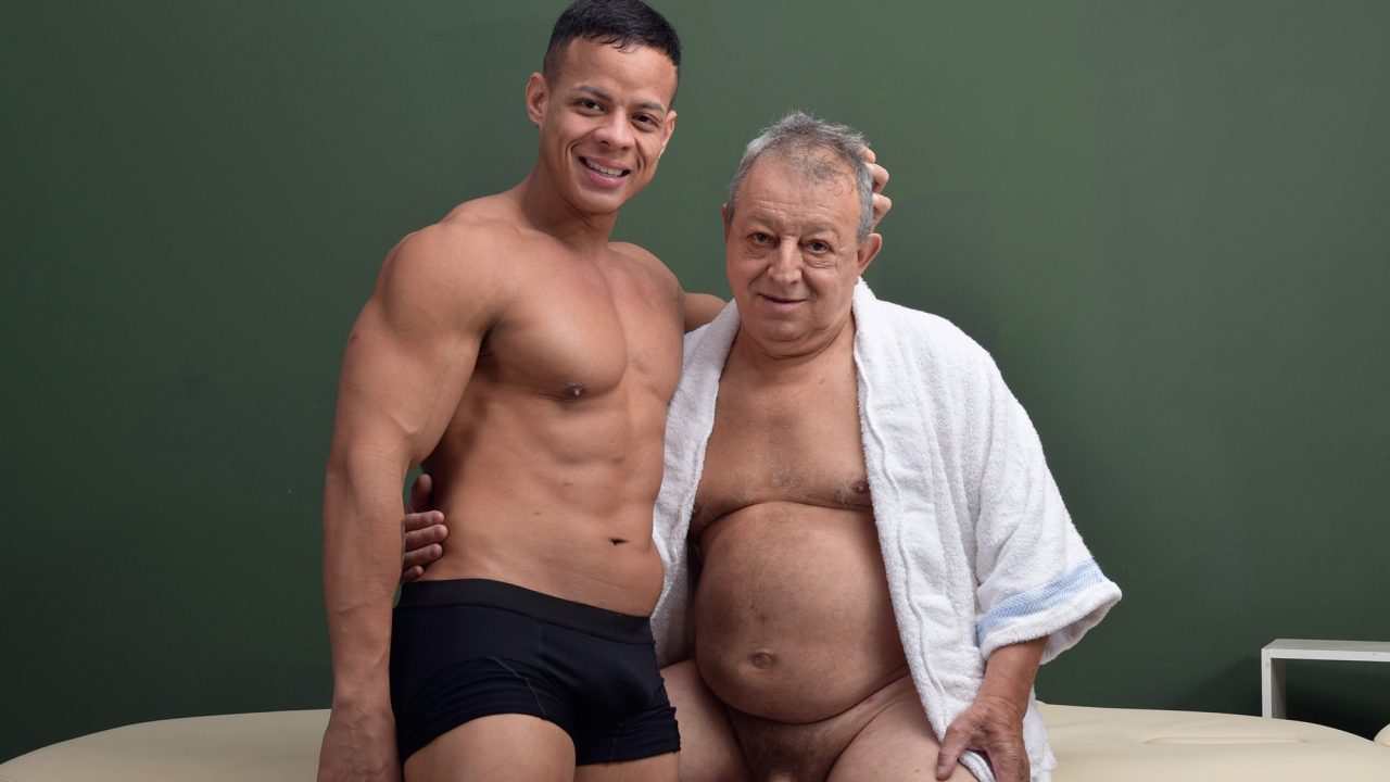 Photo of Straight Daddy Gets a Gay Massage