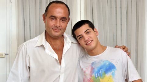 Photo of The model does the artists